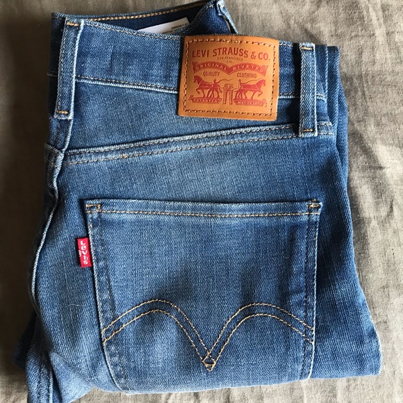 Levi's Denim - Levi’s mile high super skinny size 26 medium wash